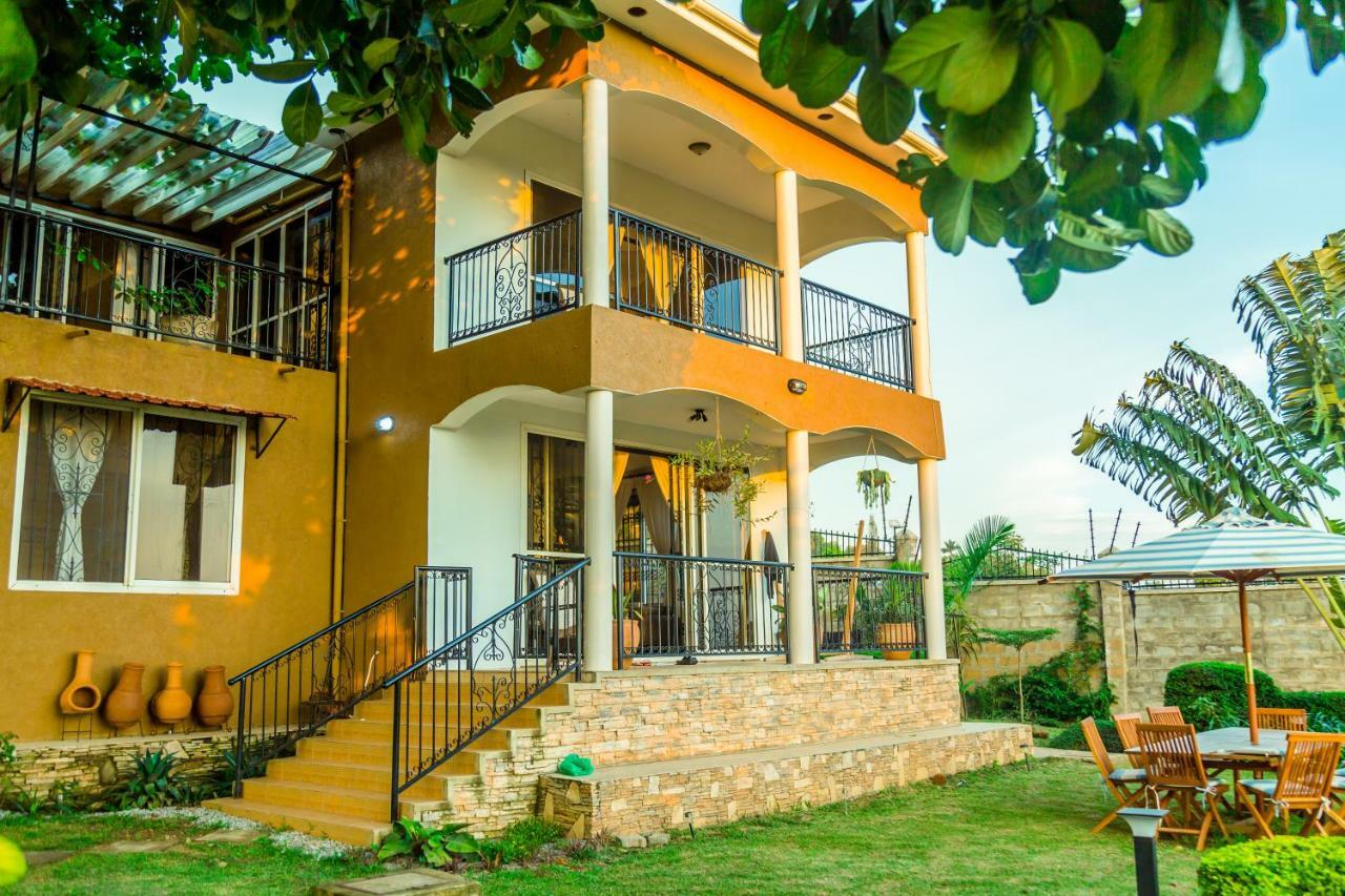 Ewaange - A Casa Mia Bed & Breakfast Kampala Luaran gambar